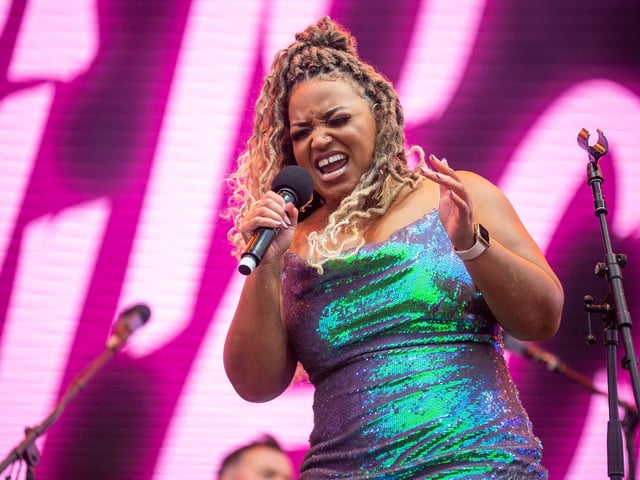 Marisha Wallace belts out a song