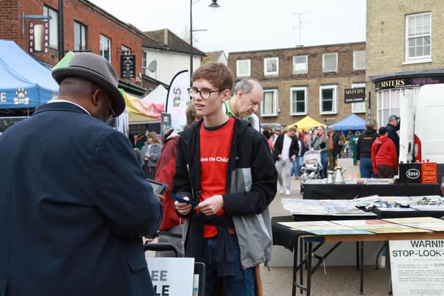 William inviting members of the public to leave a message for to Foreign Secretary about Climate Change and inequality in the minister's constituency in Braintree