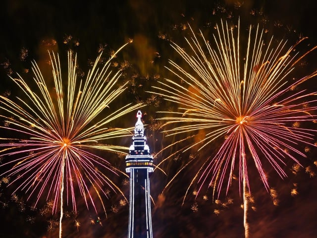 Wales kicked off the World Fireworks Championship in Blackpool on Saturday with a show-stopping display