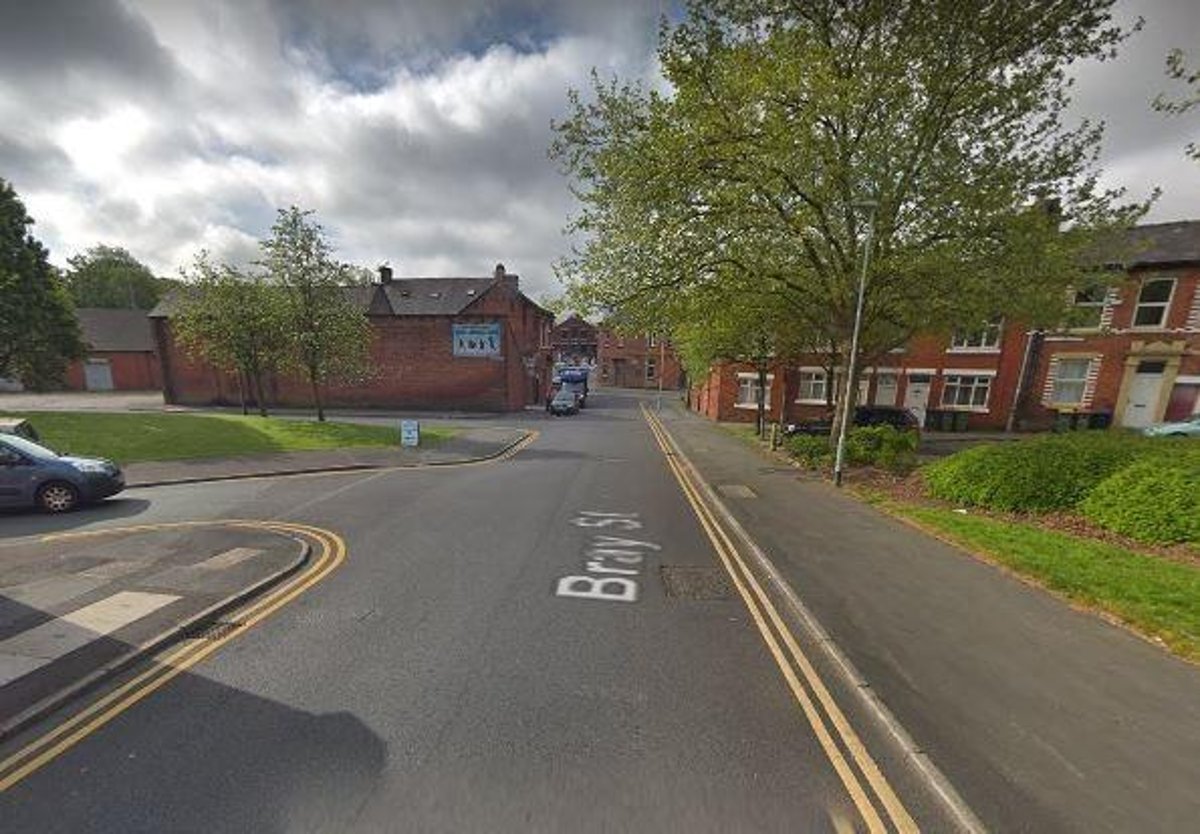 Man sentenced after being found unlawfully carrying a meat cleaver in Preston