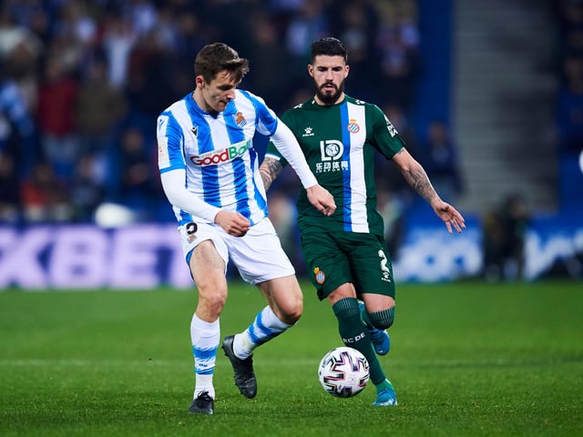 Huddersfield Town have snapped up 22-year-old defender Pipa from Espanyol. The right-back has been capped at youth level for Spain, and played Europa League football last season. (BBC Sport)