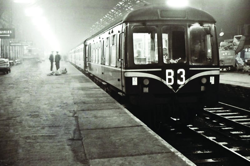 Lancashire might well have been the last stronghold of steam, but diesels were still relatively early interlopers to this part of the world. Later Derby Lightweight car M50963 is leading a formation of at least 5 cars, as it stands in platform 5 at 8:40pm on 30 December 1960. An indication of the immense parcels trade at the station can be seen around the train. At this time around 70, 000 parcels were handled each week. (Tony Gillett)