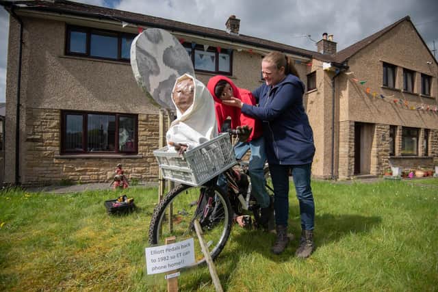 ET and Elliott at the Wray Scarecrow Festival 2024