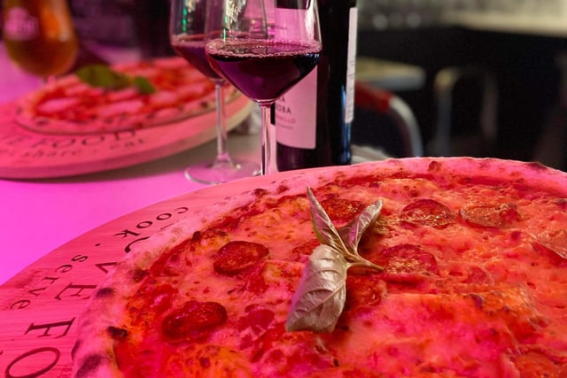 Wine and pizza = the perfect combo!