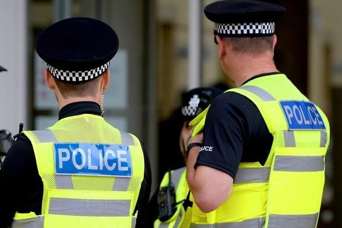 Man assaulted and robbed of cash in street in broad daylight