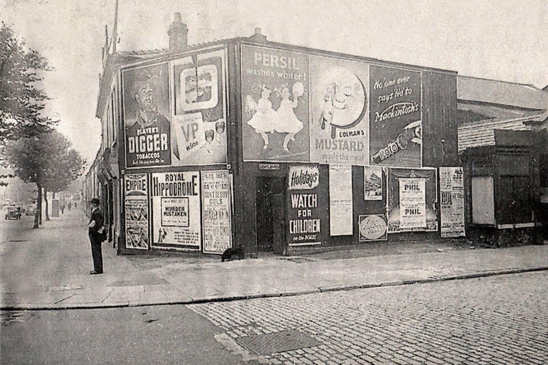 Junction of Garstang Road & Aqueduct Street, Preston 1950
Note the entrance to the gentlemans public lavatories below the Persil billboard.

