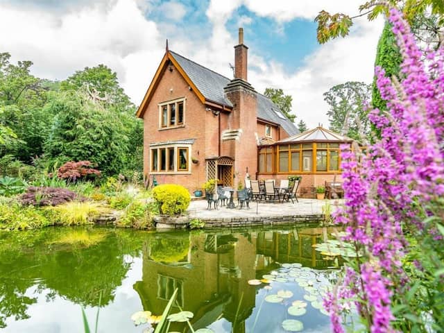 Hoole House and Lodge House, Lodge Lane, Elswick, Preston PR4 3YH (Credit: Fine & Country)