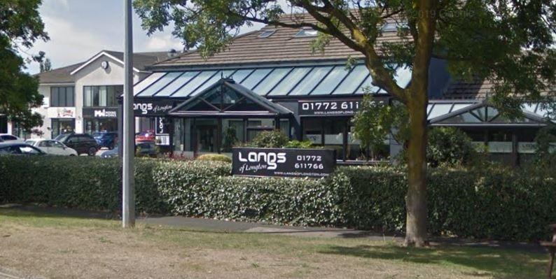Langs restaurant is situated in the small Lancashire village of Little Hoole, near Preston. Offering a contemporary English/International cuisine, using freshly prepared local produce.