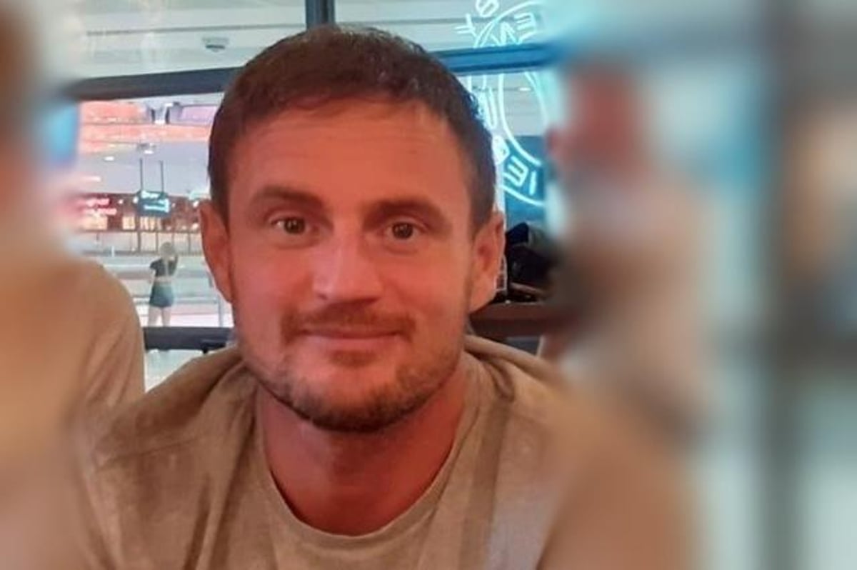Police probing the slaying of Wigan dad Liam Smith search 25 homes and businesses in a day