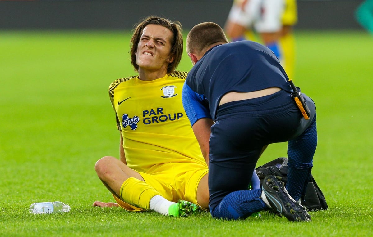 Preston North End boss provides injury update on Manchester United loanee and addresses specualtion linking them to another Red Devils youngster