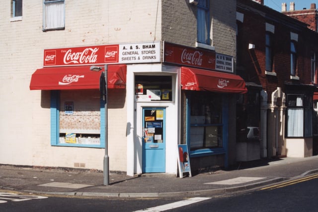 Sitting a little further away from the main shopping drag was this little corner store at the junction of Eldon Street and Plungington Road. The image was taken in 1995
