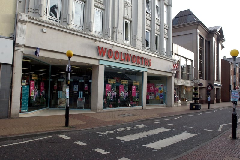 A quiet look at Woolworths back in 2003