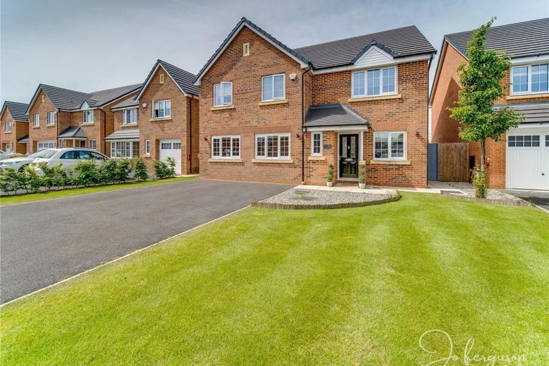 Large 5 bed Barton family home with immaculate modern design one of