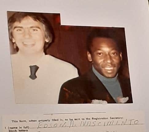 The registration form completed by Pele in 1983.