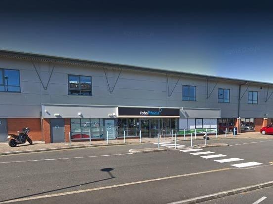 This well-established large gym rates as 4.2 out of 5, based on 473 Google Reviews.
One said: "Best gym around! I’ve been going here for about a month now and I’ve never enjoyed a gym so much! Great facilities, always clean and super friendly staff. Love it!"