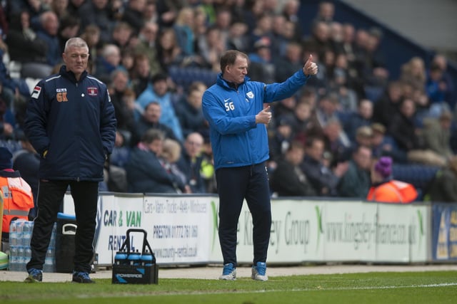 Preston North End's Manager Simon Grayson shouts instructions to his team.