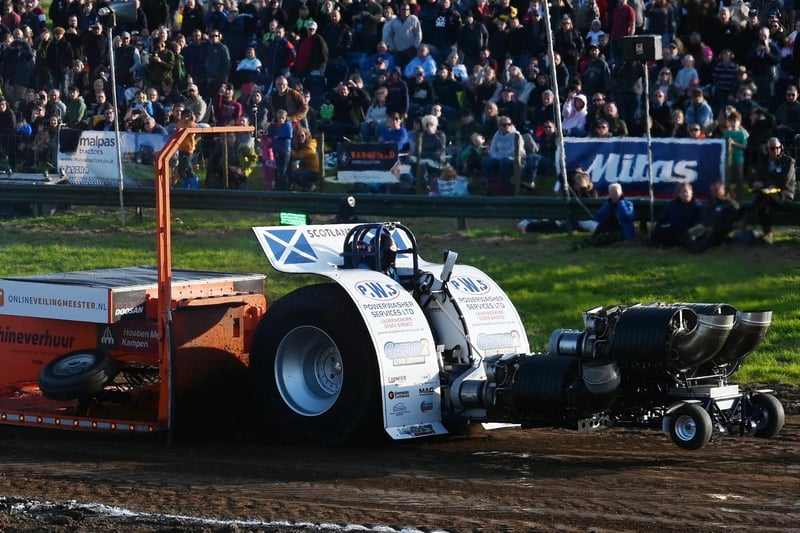 20 pedalpowered pictures of Great Eccleston Tractor Pulling event