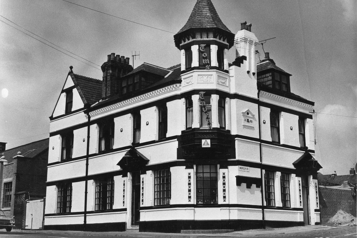 29 more pictures of Preston pubs that have called time and are lost forever