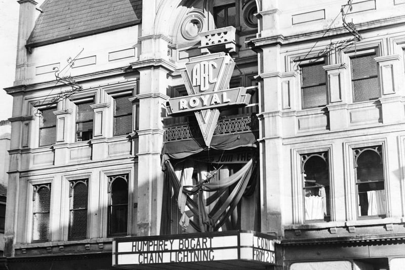 The ABC Royal Cinema, Fishergate, Preston c.1950
Theatre Royal operating as ABC Cinema.

Image reproduced by kind permission of Flickr member dusashenka. Dusashenka's photostream contains one of the most complete collections of vintage British cinemas Here
