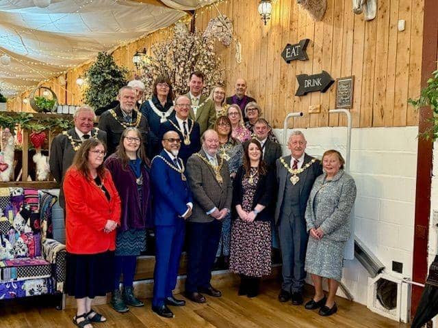 19 past mayors visited Edgworth Farm