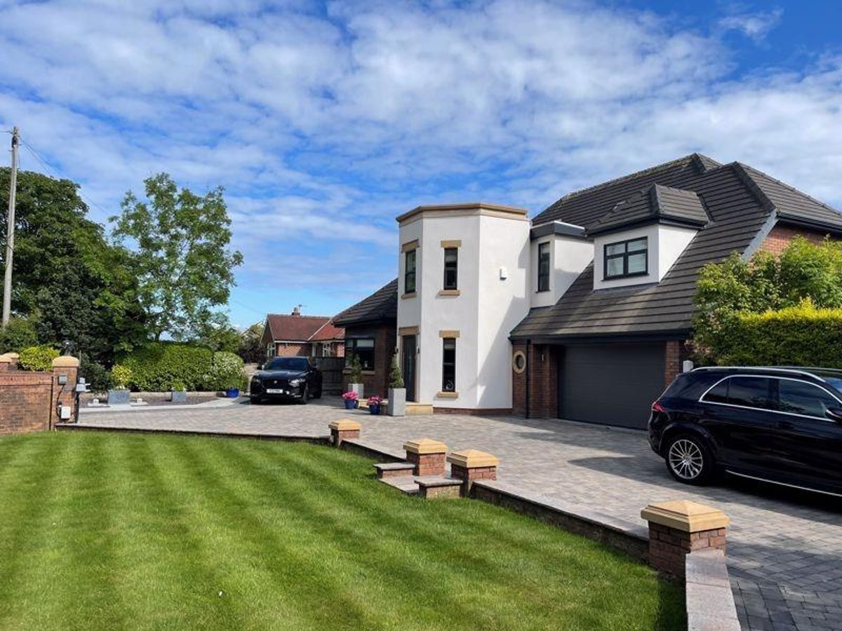 Regal four-bed countryside super-home with flawless interior design and sprawling garden on the market for £850,000