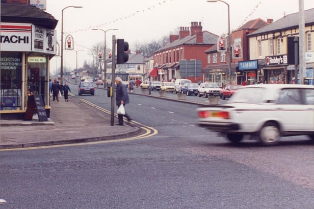 In this picture from December 1990 you can see the card and gift shop Robby's - an institution of Lane Ends for many years now