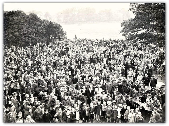 Victory Celebrations, Avenham Park, Preston 1946