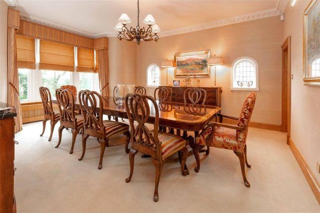 A large light, bright and warm dining room for all those wild dinner parties you'll be throwing.