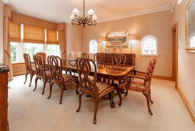 A large light, bright and warm dining room for all those wild dinner parties you'll be throwing.