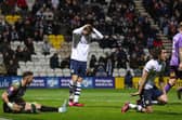 Liam Delap and his teammates react after a missed chance.