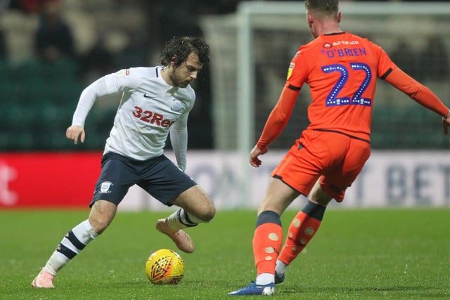 Preston North End's Ben Pearson in action with Millwall's Aiden O'Brien