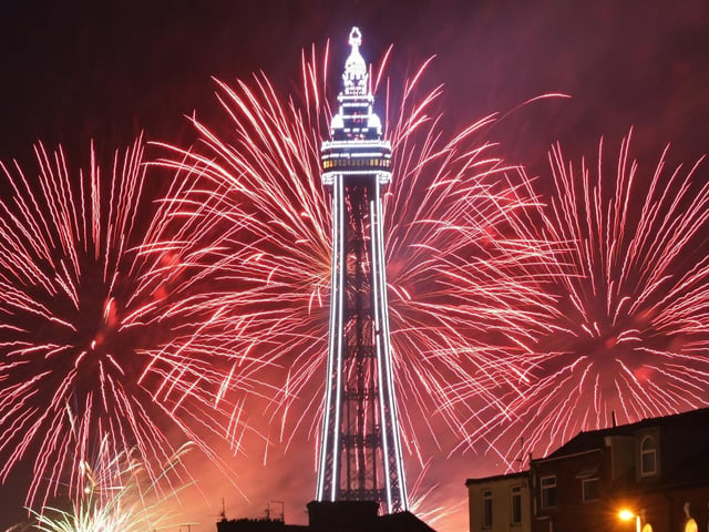 Wales kicked off the World Fireworks Championship in Blackpool on Saturday with a show-stopping display