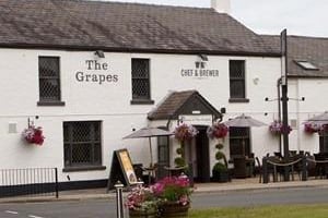 The Grapes, Station Road, Wrea Green, PR4 2PH, came third with a 4.1 star rating from 863 Google reviews