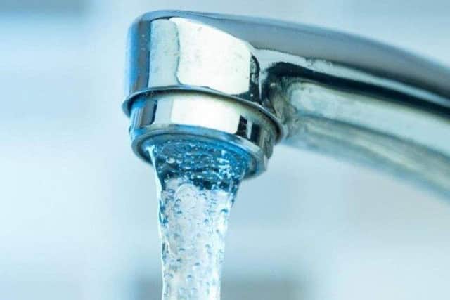 A burst pipe left hundreds of residents without water in Blackburn and Darwen over the weekend