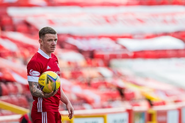 Jonny Hayes faces a fitness race in order to be fit for Aberdeen's match with Celtic on Sunday. The former Hoops winger picked up a groin injury in the Dons' 4-2 win over Hamilton on Tuesday night. (Daily Record)