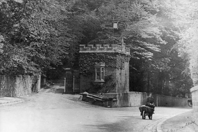 Here we see Penwortham Priory Lodge in around 1900. It stood on Penwortham Hill, at the junction with Church Avenue (which is now little more than a track at that point). It was demolished in 1912 for the widening of Penwortham Hill and rebuilt in Hutton