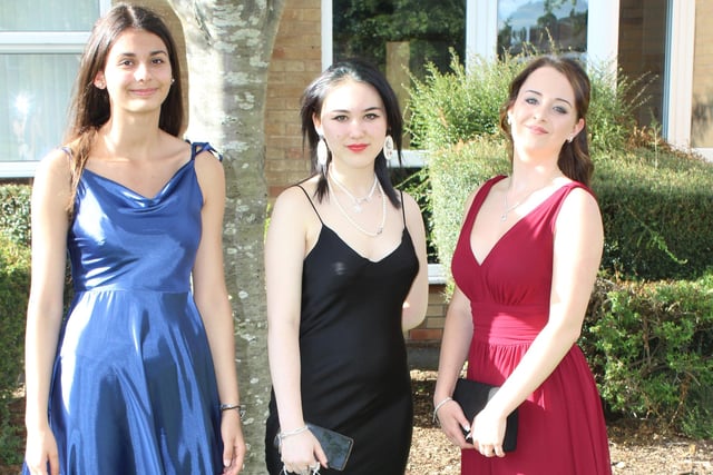 Hajna, Dalma and Tamara arrive for the prom