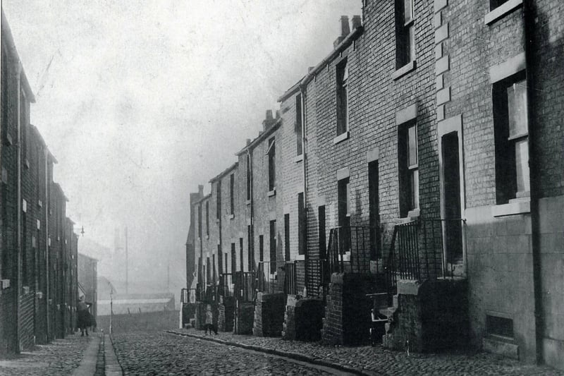 Mount Pleasant West, Preston 1950
Former handloom weavers cellared cottages close to Corporation Street.
The scene appears to be older than it looks. It would have looked very much the same in the mid 19th century

Image courtesy of The Lancashire Evening Post www.lep.co.uk
