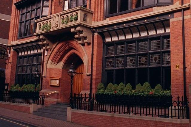 Fives was housed in the former Conservative Club in Guildhall Street, Preston, which is a Grade II listed building. The cocktail bar and restaurant was aimed at a slightly older and more sophisticated crowd