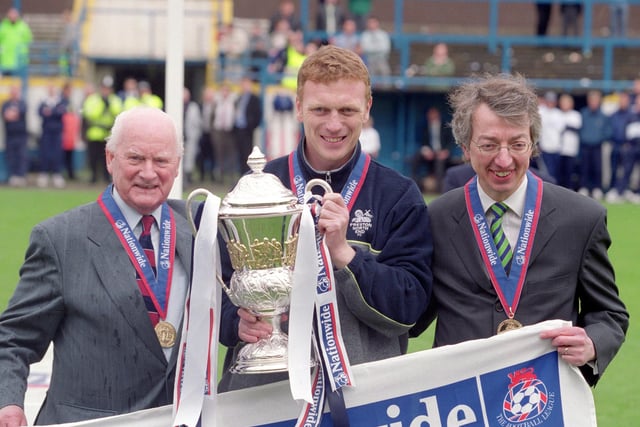 29 Apr 2000:  Tom Finney (L) and Preston North End manager David Moyes (C) lift the Division Two trophy after the Nationwide League Division Two match against Millwall at Deepdale in Preston, England.  Preston North End won the match 3-2.  Picture by Paul Broadrick.  \ Mandatory Credit: Allsport UK /Allsport