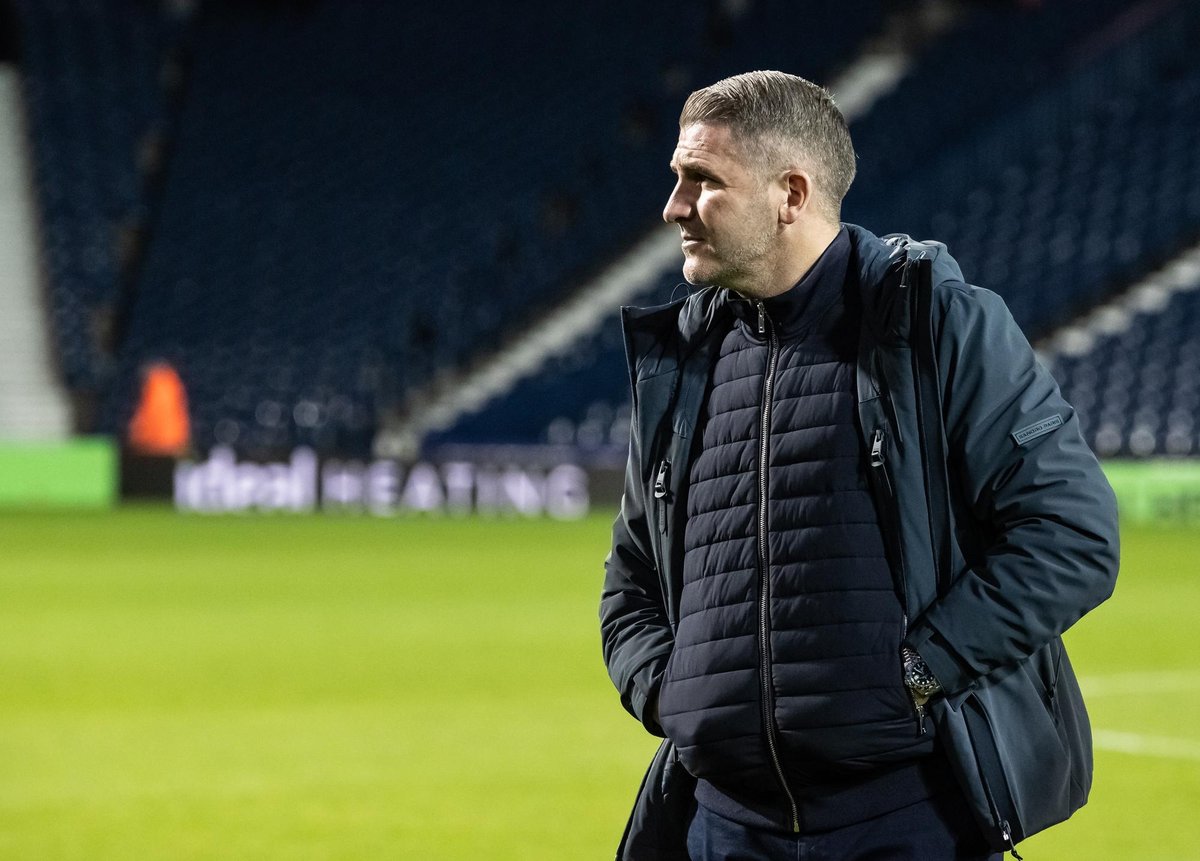 Preston North End boss Ryan Lowe calls for help in January transfer window and is 'trying his hardest'