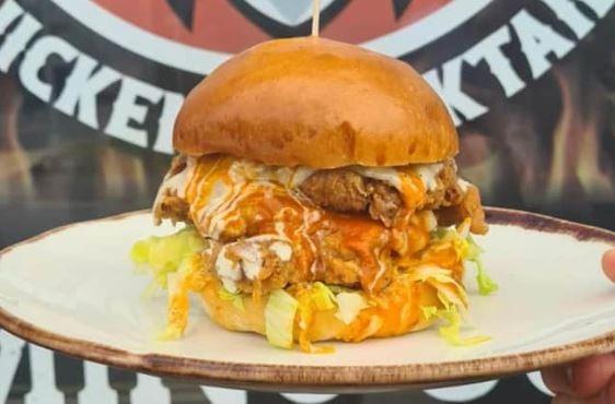 In January a new ‘gourmet-style’ fried chicken restaurant serving cocktails opened near UCLan in Preston.
Wing'n It says customers can expect ‘authentic Gourmet style fried chicken’ served with ‘all the best flavours, sides, drinks and sauces in a cosy, good vibe environment’.
