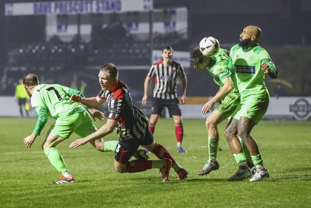 Mark Ellis causes a nuisance of himself against Oxford City (photo: David Airey/dia_images)