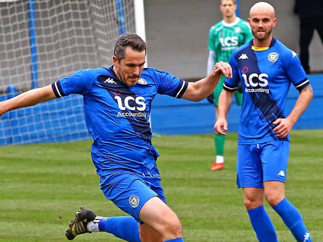 Glenn Steel went close with a header