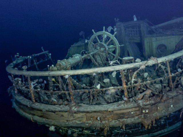 The taffrail, ship's wheel and aft well deck on the wreck of Endurance.