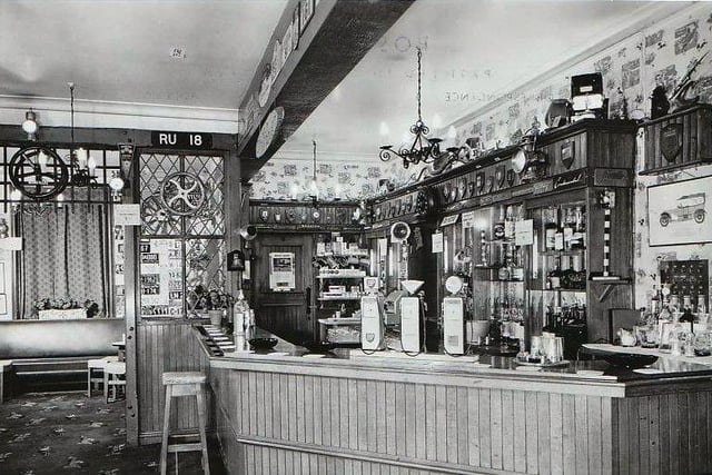 The Derby Arms Motoring Inn, Inskip
B&W Postcard c.1968