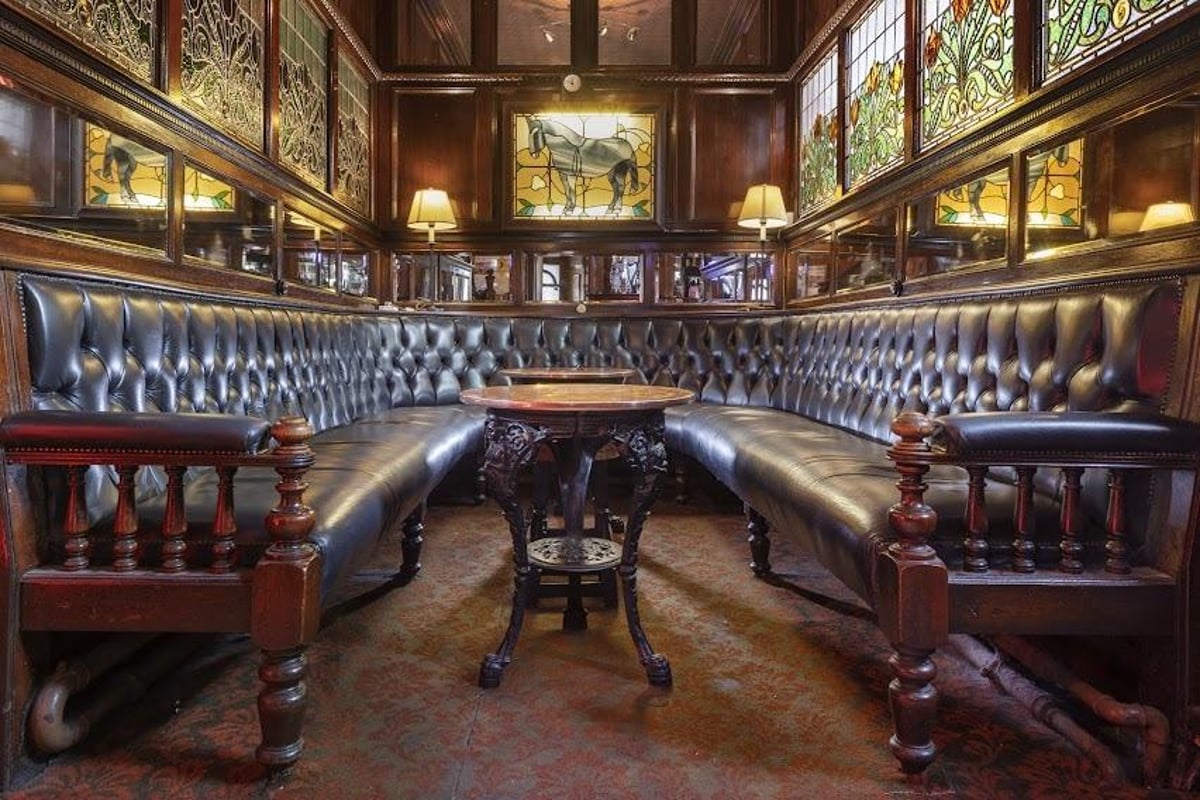 "Remarkable" Preston pub gets new listing by Historic England to protect its unique interior