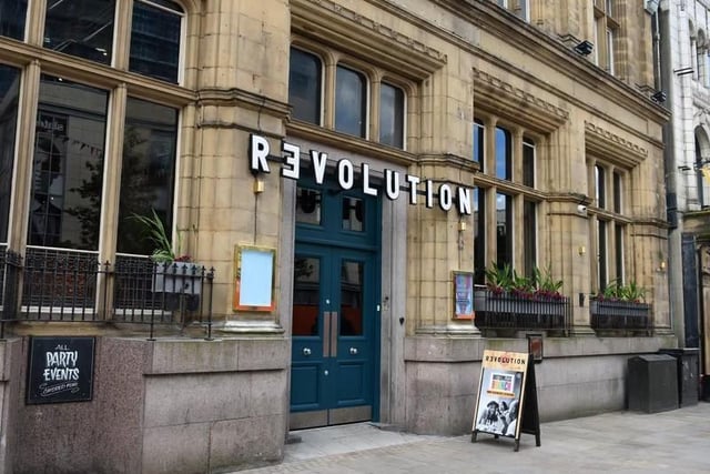 The Revolution bottomless brunch is a newbie on Preston's scene, keen to prove itself to match the city centre nightlife already on offer, Revolution theme each of its brunches. Sat on Fishergate, this brunch is in a prime spot to set you up for the day. Two hours long at £30 per person they offer an array of brunch brugers, pizzas and even savoury waffles to go with your cocktails. However the cocktail list isn't quite as long as its competitors, including aperol spritz, bloody mary, disarrano fizz and a few more. This brunch runs on Saturdays and Sundays and you can view the themes online for your selected weekend.