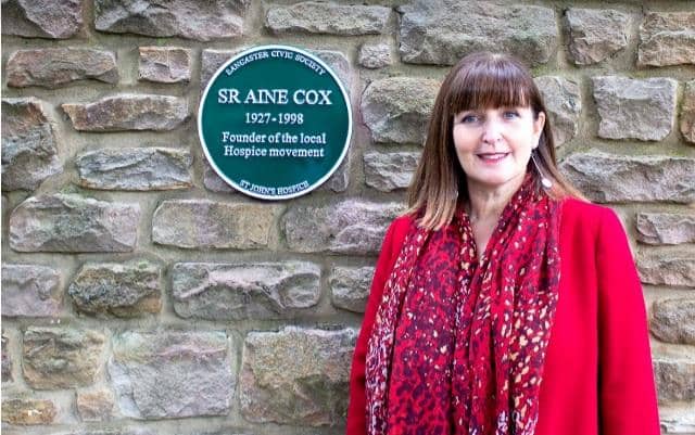 Sue McGraw, CEO St John's Hospice, Lancaster unveiling Green Heritage Plaque to Sr Aine Cox - Photo David Morgan.