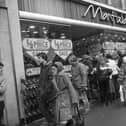 Preston shoppers out looking for a bargain
December 1981